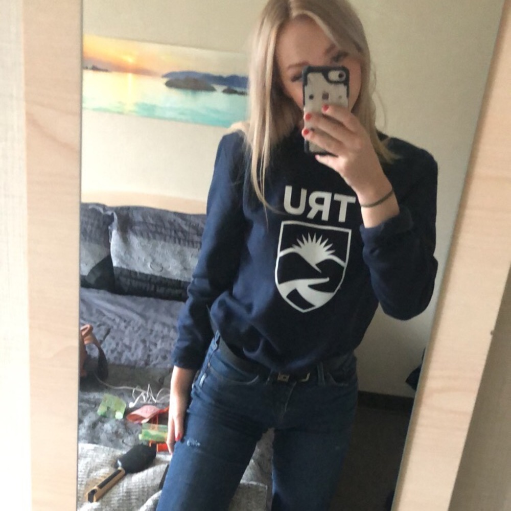 Meet your Posher, Abigail